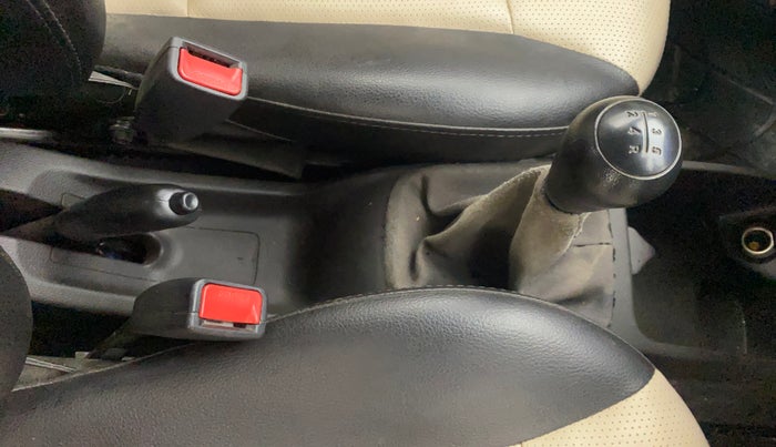 2015 Hyundai Eon ERA +, Petrol, Manual, 33,268 km, Gear Lever