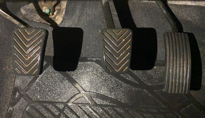 2015 Hyundai Eon ERA +, Petrol, Manual, 33,268 km, Pedals