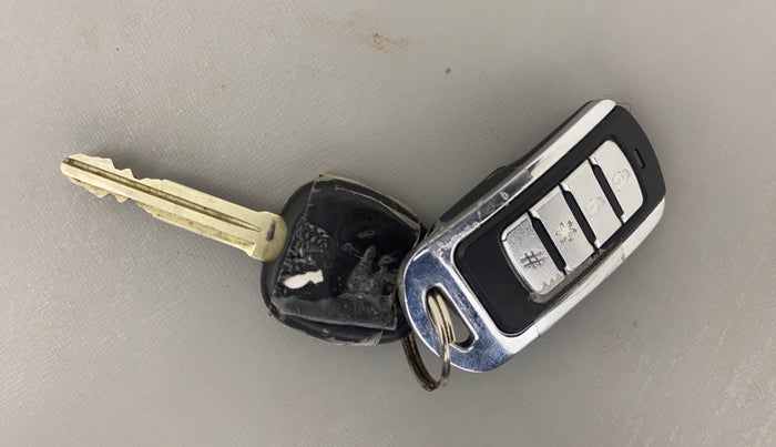 2015 Hyundai Eon ERA +, Petrol, Manual, 33,268 km, Key Close Up