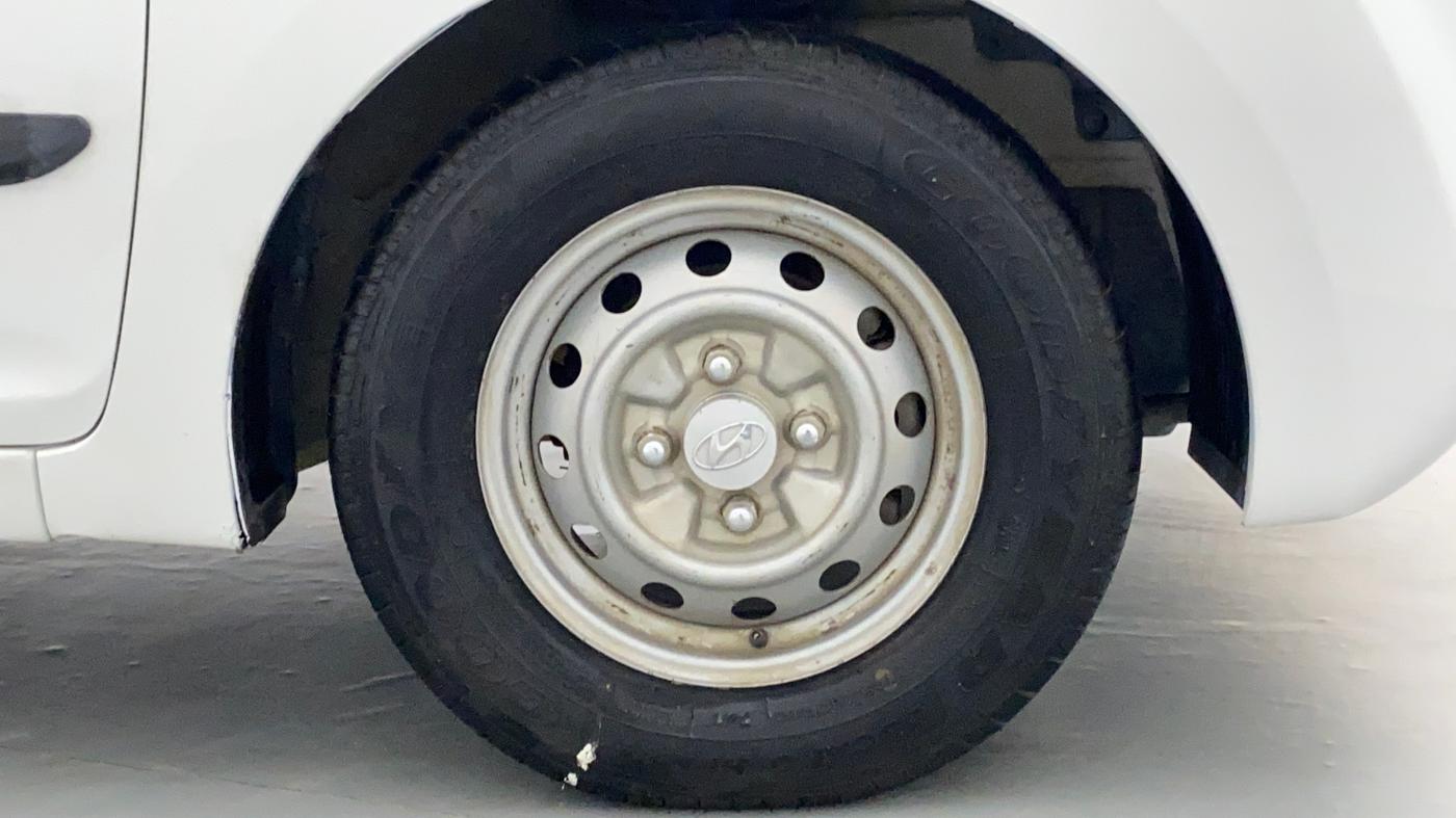2017 Hyundai Eon ERA PLUS, Petrol, Manual, Right Front Wheel