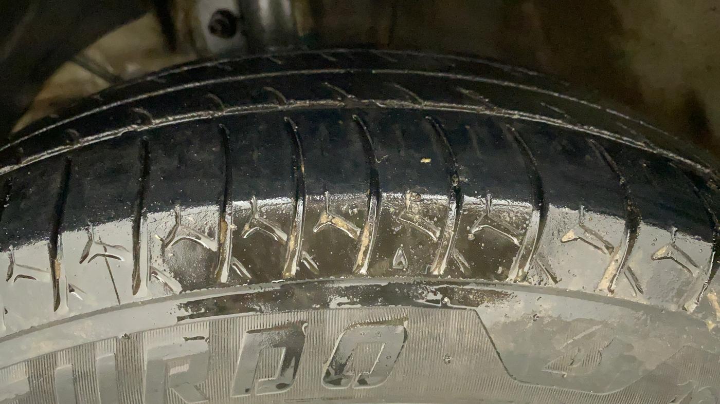 2019 Maruti Dzire LDI, Diesel, Manual, 40,432 km, Left Front Tyre Tread