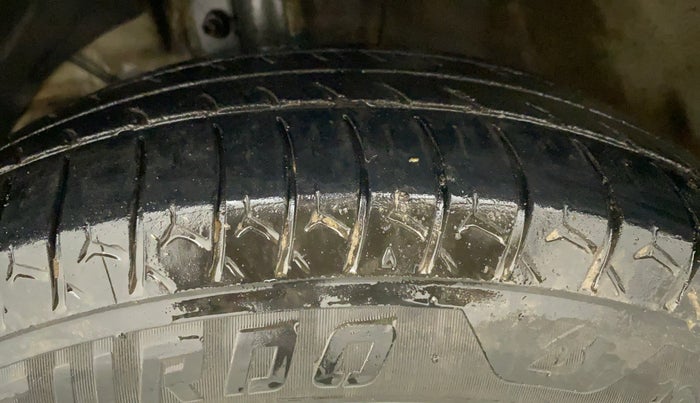 2019 Maruti Dzire LDI, Diesel, Manual, 40,432 km, Left Front Tyre Tread