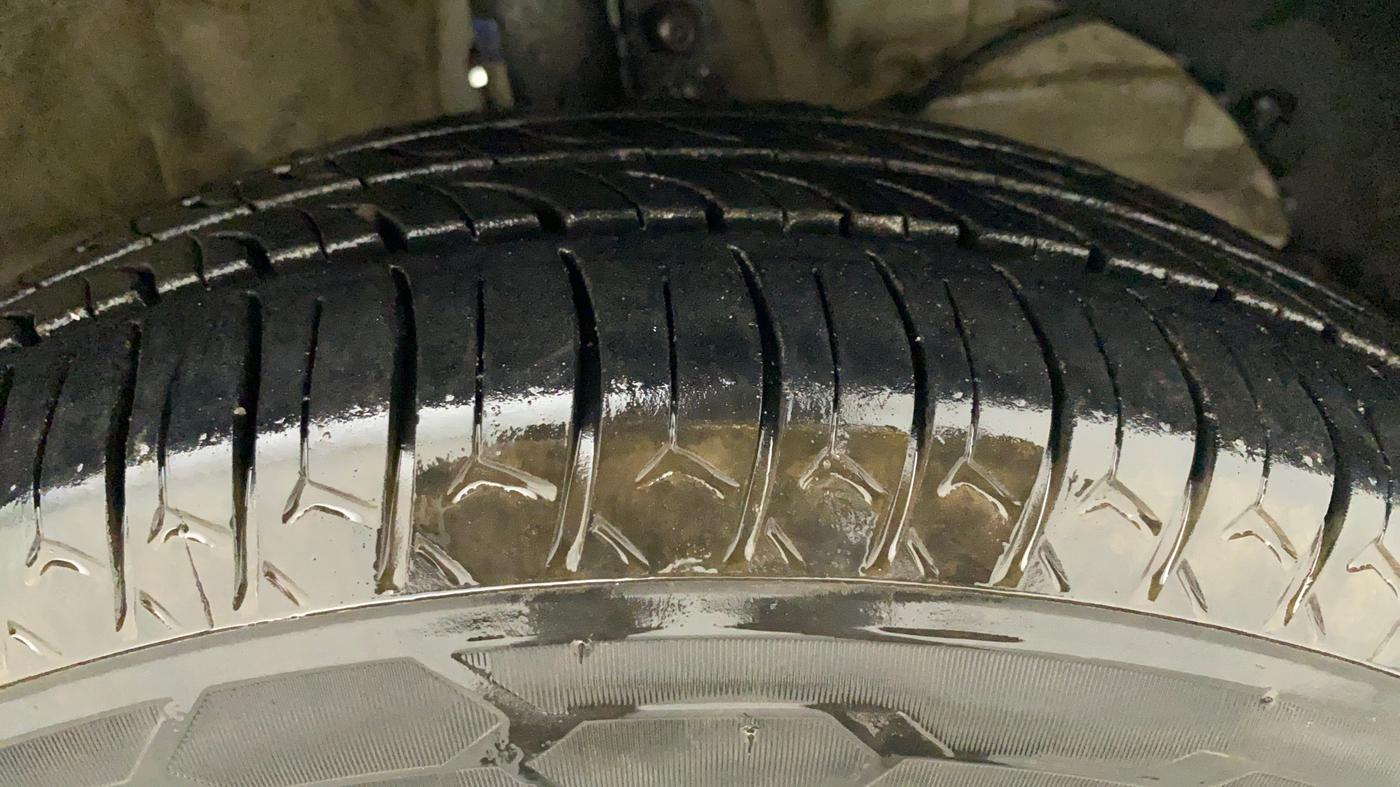 2019 Maruti Dzire LDI, Diesel, Manual, 40,432 km, Right Front Tyre Tread