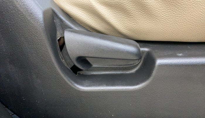 2017 Maruti Wagon R 1.0 VXI+, Petrol, Manual, 63,319 km, Driver Side Adjustment Panel