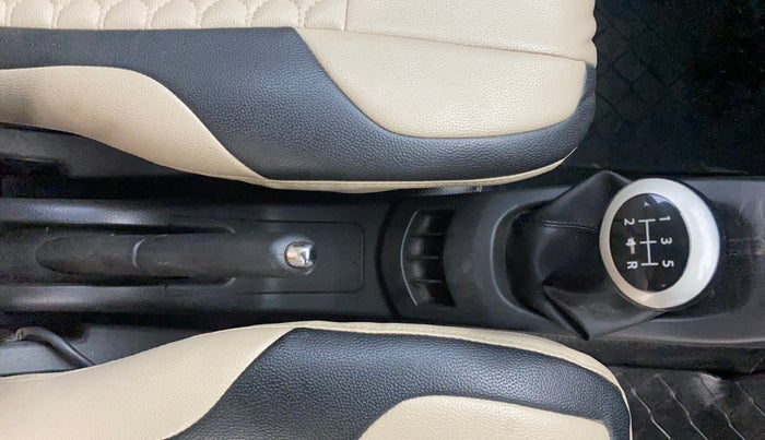 2017 Maruti Wagon R 1.0 VXI+, Petrol, Manual, 63,319 km, Gear Lever