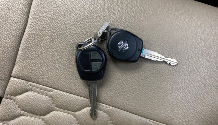 2017 Maruti Wagon R 1.0 VXI+, Petrol, Manual, 63,319 km, Key Close Up