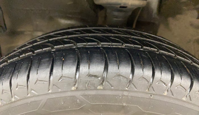 2017 Maruti Wagon R 1.0 VXI+, Petrol, Manual, 63,319 km, Left Front Tyre Tread