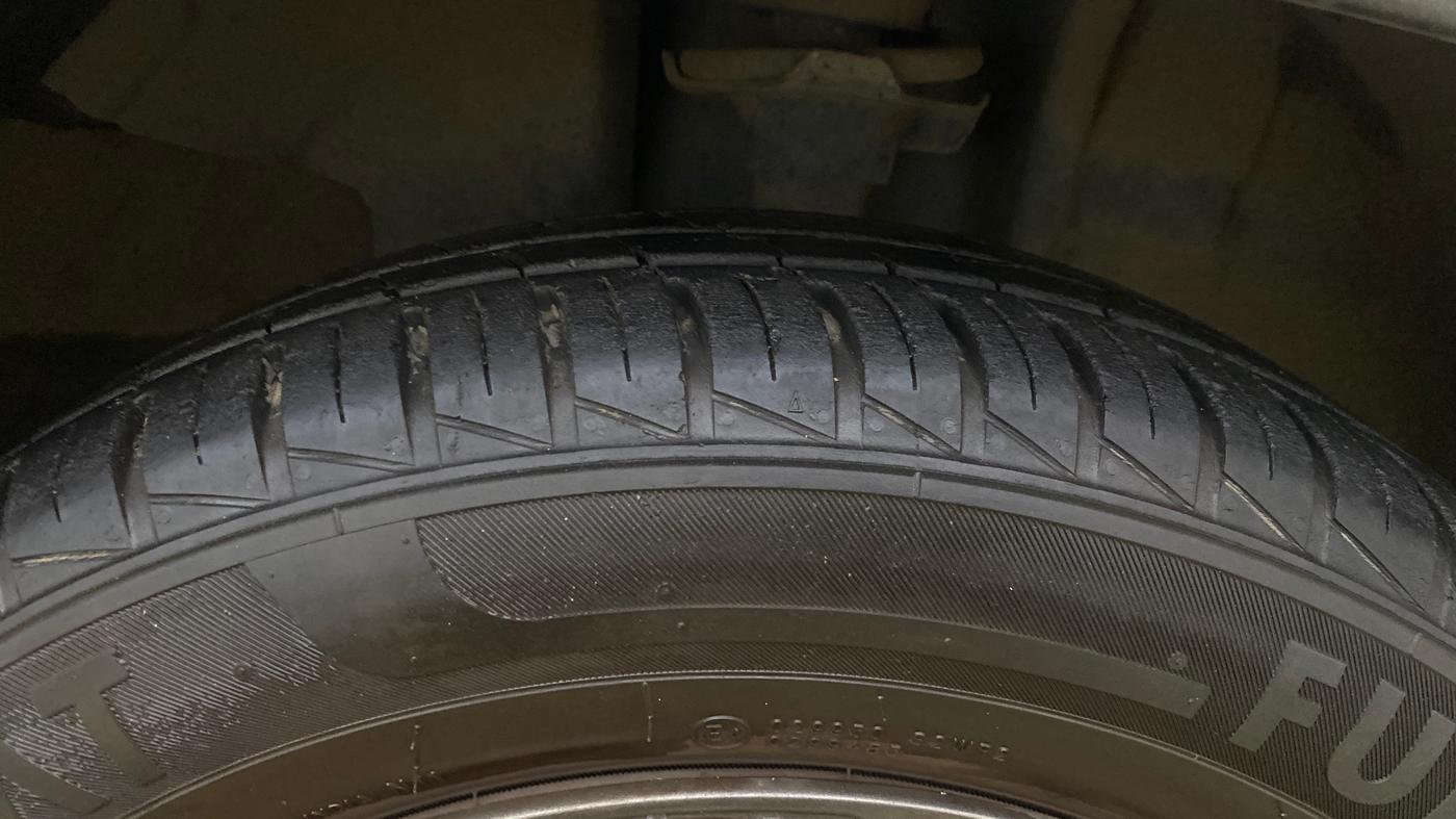 2019 Renault Kwid CLIMBER 1.0 AMT (O), Petrol, Automatic, 20,759 km, Right Front Tyre Tread