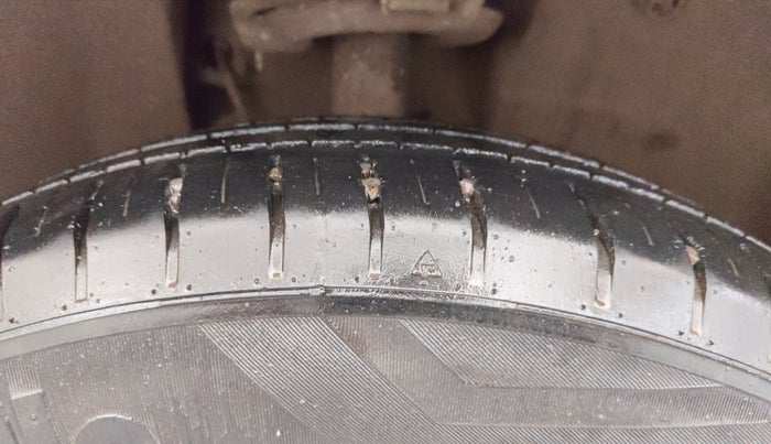 2022 Tata PUNCH CREATIVE  AMT, Petrol, Automatic, 37,768 km, Right Front Tyre Tread