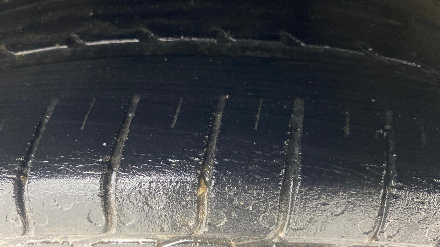 2014 Honda Amaze 1.5L I-DTEC S, Diesel, Manual, 1,24,462 km, Right Front Tyre Tread