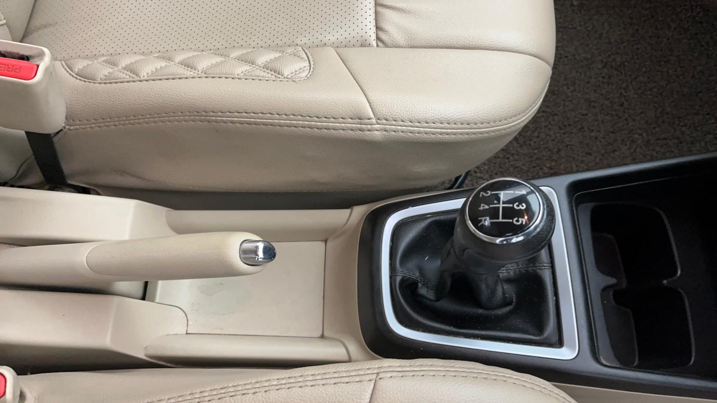 2019 Maruti Dzire VXI, Petrol, Manual, 51,976 km, Gear Lever