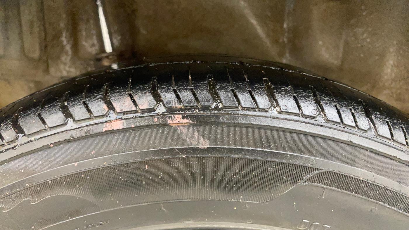 2013 Honda Brio V MT, Petrol, Manual, 1,08,343 km, Right Rear Tyre Tread