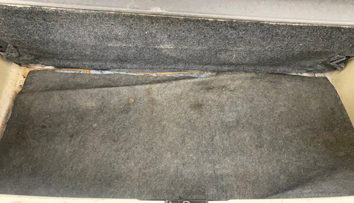 2013 Honda Brio V MT, Petrol, Manual, 1,08,314 km, Boot Inside