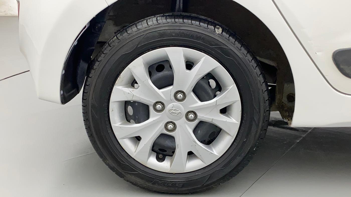 2015 Hyundai Grand i10 SPORTZ 1.2 KAPPA VTVT, Petrol, Manual, 60,079 km, Right Rear Wheel