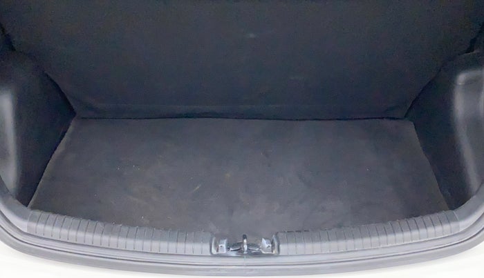 2015 Hyundai Grand i10 SPORTZ 1.2 KAPPA VTVT, Petrol, Manual, 60,079 km, Boot Inside