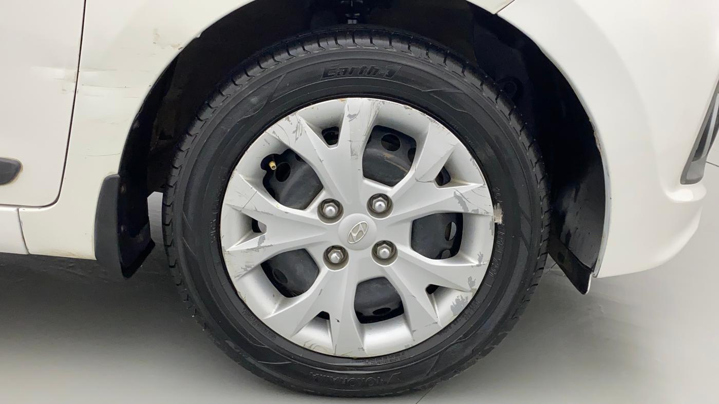 2015 Hyundai Grand i10 SPORTZ 1.2 KAPPA VTVT, Petrol, Manual, 60,079 km, Right Front Wheel