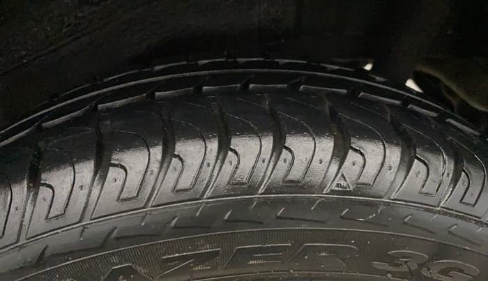 2017 Maruti Wagon R 1.0 VXI, Petrol, Manual, 11,056 km, Left Rear Tyre Tread