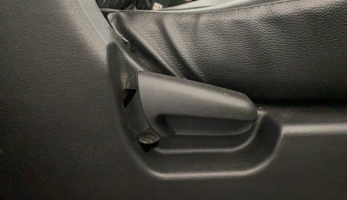2017 Maruti Wagon R 1.0 VXI, Petrol, Manual, 11,056 km, Driver Side Adjustment Panel