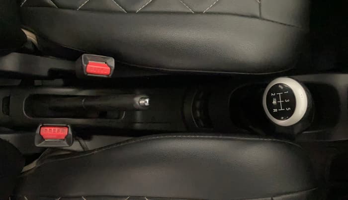 2017 Maruti Wagon R 1.0 VXI, Petrol, Manual, 11,056 km, Gear Lever