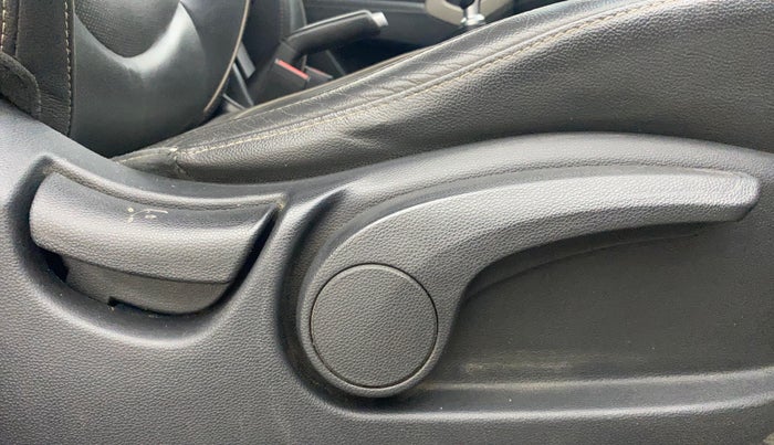 2016 Hyundai Creta SX (O) 1.6 DIESEL, Diesel, Manual, 88,145 km, Driver Side Adjustment Panel