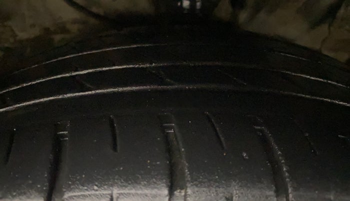 2016 Hyundai Creta SX (O) 1.6 DIESEL, Diesel, Manual, 88,145 km, Right Front Tyre Tread