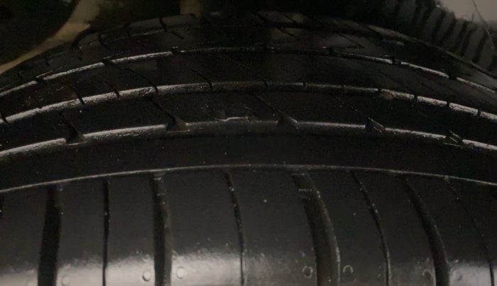 2016 Hyundai Creta SX (O) 1.6 DIESEL, Diesel, Manual, 88,145 km, Right Rear Tyre Tread