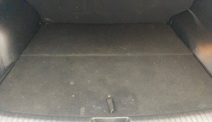 2016 Hyundai Creta SX (O) 1.6 DIESEL, Diesel, Manual, 88,145 km, Boot Inside