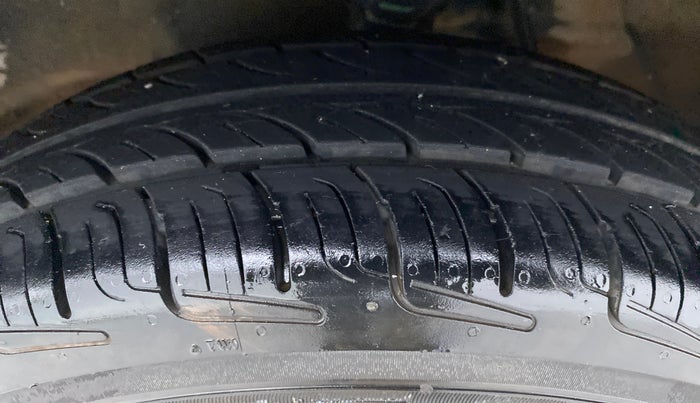 2012 Maruti Alto 800 LXI, Petrol, Manual, 48,242 km, Left Front Tyre Tread