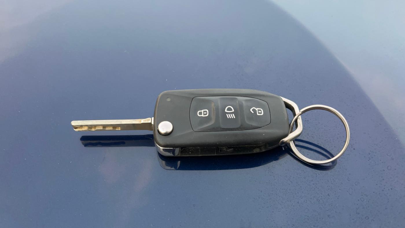 2024 Tata ALTROZ XM PLUS DIESEL, Diesel, Manual, 30,663 km, Key Close Up