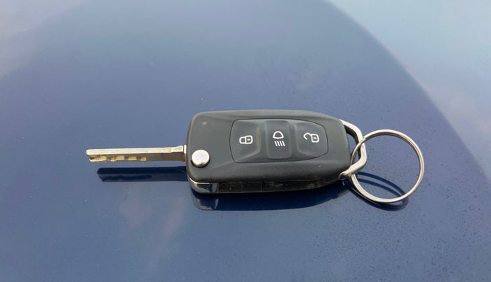 2024 Tata ALTROZ XM PLUS DIESEL, Diesel, Manual, 30,663 km, Key Close Up