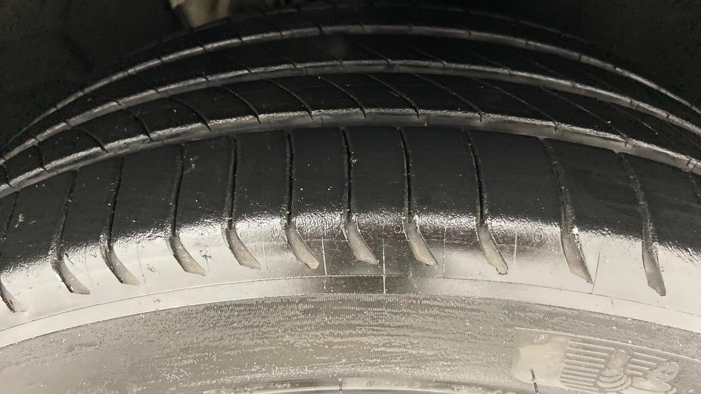 2015 Audi Q3 35 TDI Quattro, Diesel, Automatic, 75,478 km, Right Front Tyre Tread