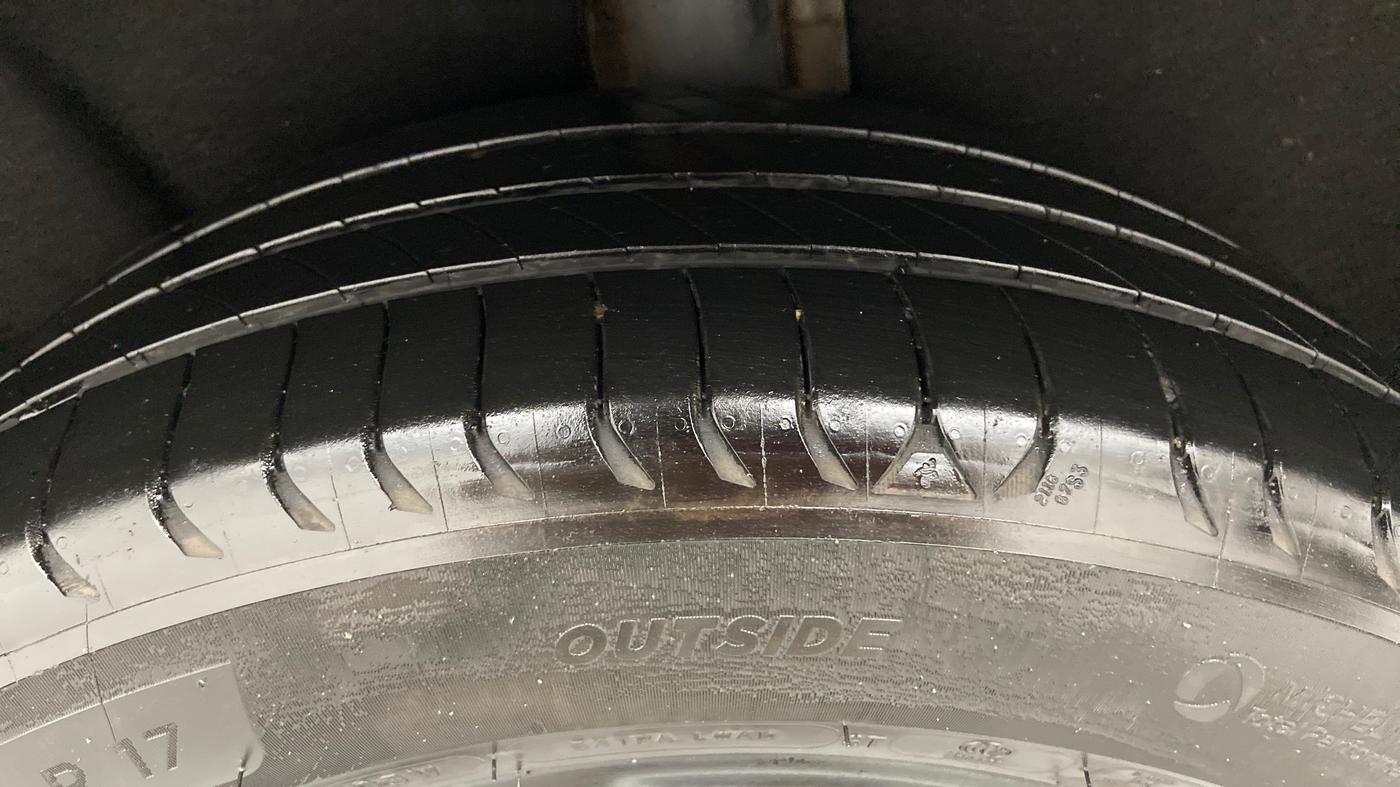 2015 Audi Q3 35 TDI Quattro, Diesel, Automatic, 75,478 km, Left Rear Tyre Tread
