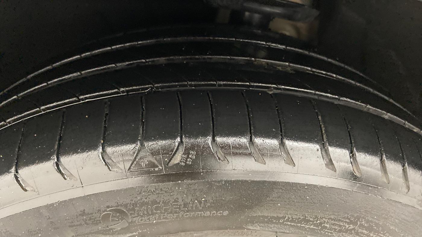2015 Audi Q3 35 TDI Quattro, Diesel, Automatic, 75,478 km, Left Front Tyre Tread
