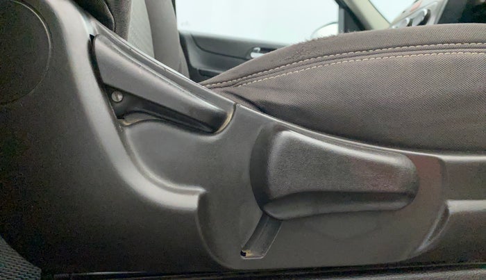 2019 Tata Safari Storme 2.2 VX 4X2, Diesel, Manual, 1,29,061 km, Driver Side Adjustment Panel