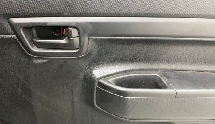 2020 Maruti S PRESSO VXI PLUS AMT, Petrol, Automatic, 29,955 km, Driver Side Door Panels Control