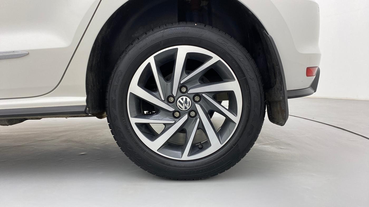 2020 Volkswagen Polo COMFORTLINE PLUS 1.0, Petrol, Manual, 8,373 km, Left Rear Wheel