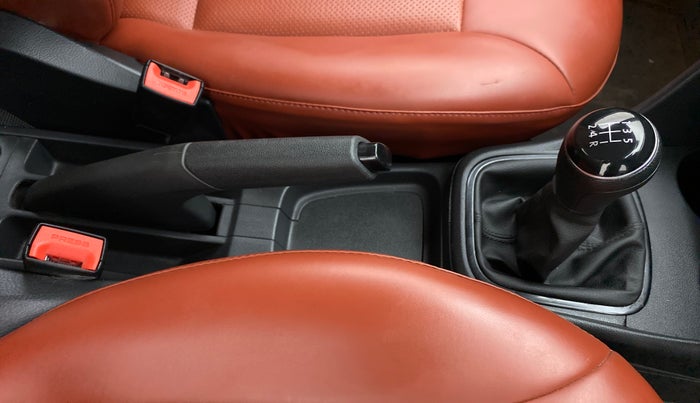 2020 Volkswagen Polo COMFORTLINE PLUS 1.0, Petrol, Manual, 8,373 km, Gear Lever