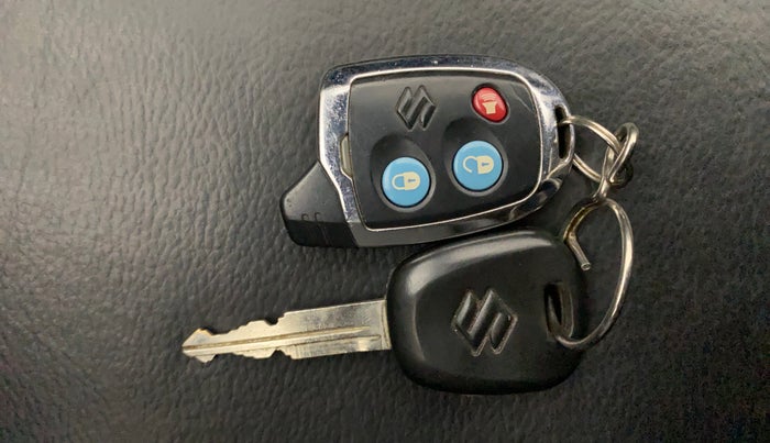 2017 Maruti Alto K10 VXI, Petrol, Manual, 1,01,596 km, Key Close Up