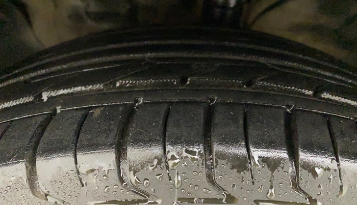 2015 Hyundai Creta SX PLUS 1.6 PETROL, Petrol, Manual, 65,142 km, Left Front Tyre Tread