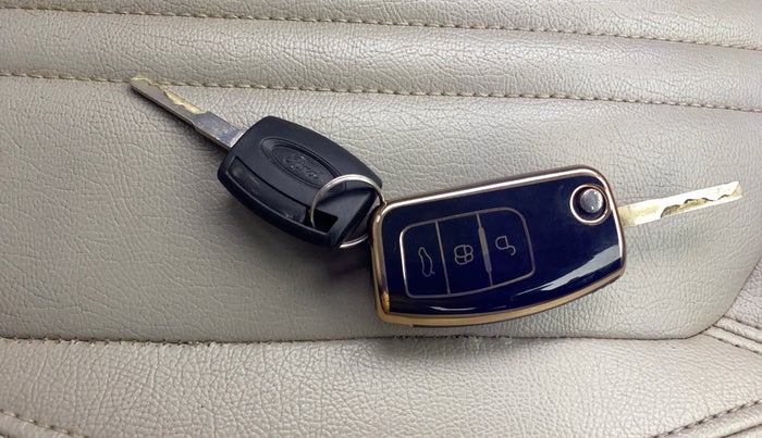 2013 Ford Ecosport AMBIENTE 1.5L DIESEL, Diesel, Manual, 1,39,659 km, Key Close Up