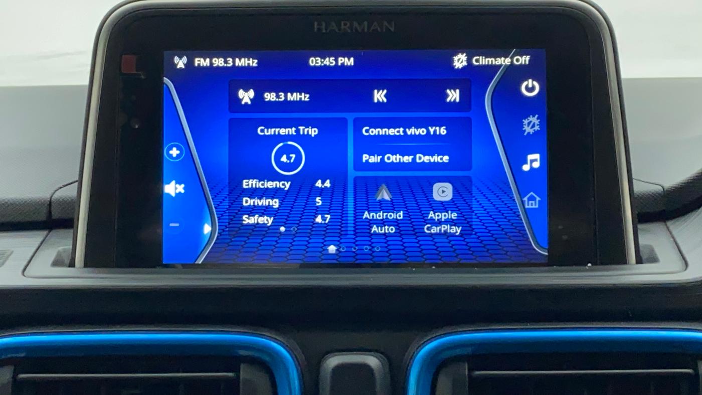 2022 Tata PUNCH CREATIVE  1.2 RTN DUAL TONE, Petrol, Manual, 1,099 km, Infotainment System