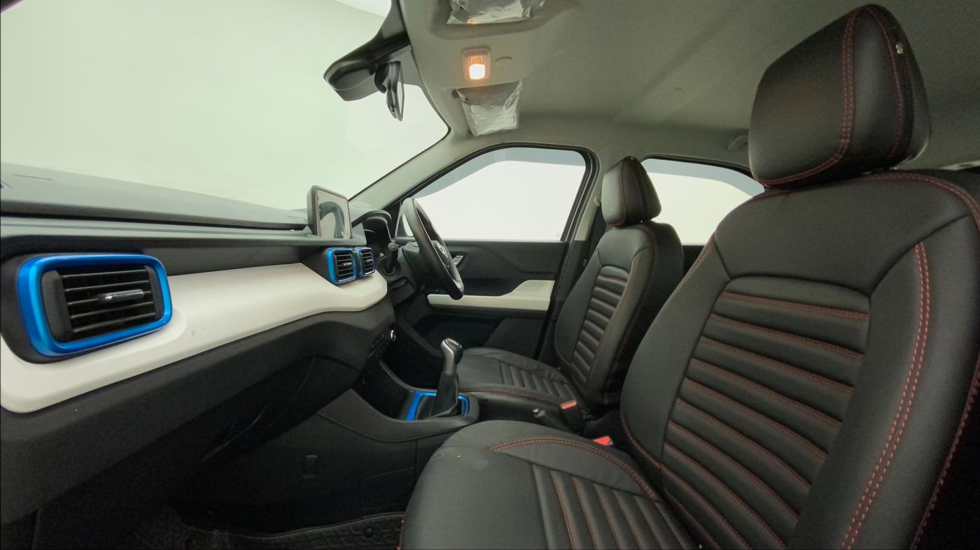2022 Tata PUNCH CREATIVE  1.2 RTN DUAL TONE, Petrol, Manual, 1,099 km, Right Side Front Door Cabin