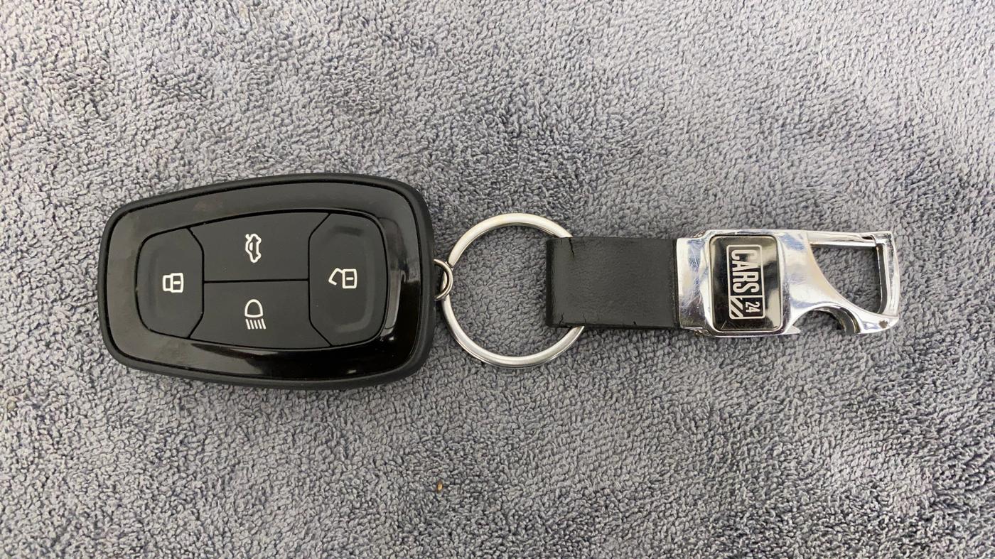 2022 Tata PUNCH CREATIVE  1.2 RTN DUAL TONE, Petrol, Manual, 1,099 km, Key Close Up