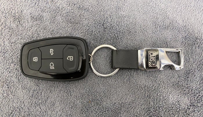 2022 Tata PUNCH CREATIVE  1.2 RTN DUAL TONE, Petrol, Manual, 1,099 km, Key Close Up