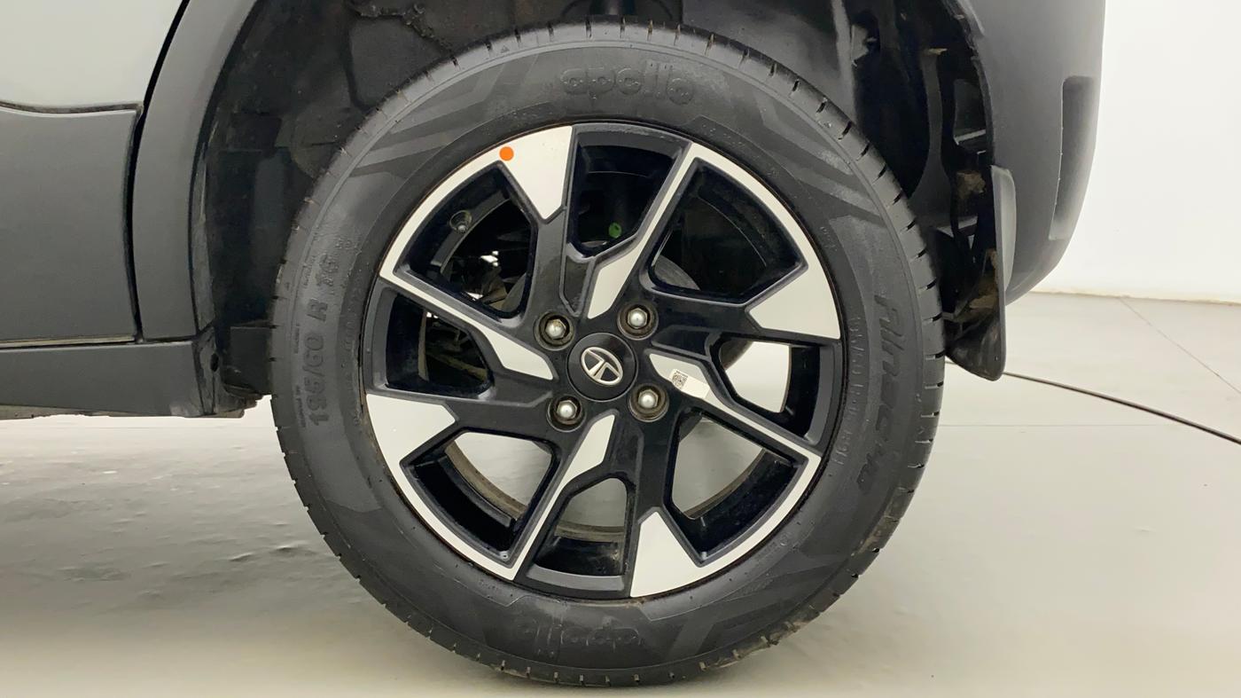 2022 Tata PUNCH CREATIVE  1.2 RTN DUAL TONE, Petrol, Manual, 1,099 km, Left Rear Wheel