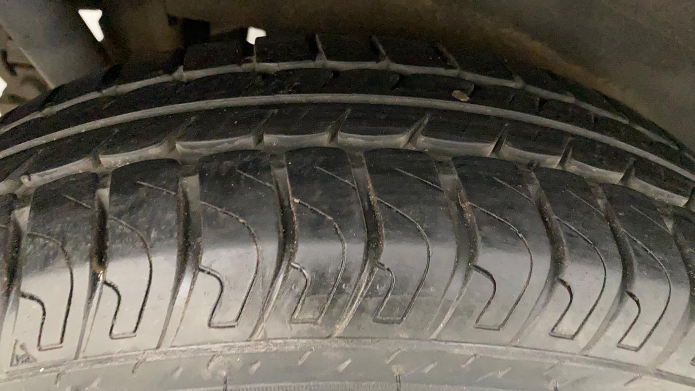 2011 Maruti Wagon R 1.0 VXI, Petrol, Manual, 61,600 km, Right Rear Tyre Tread