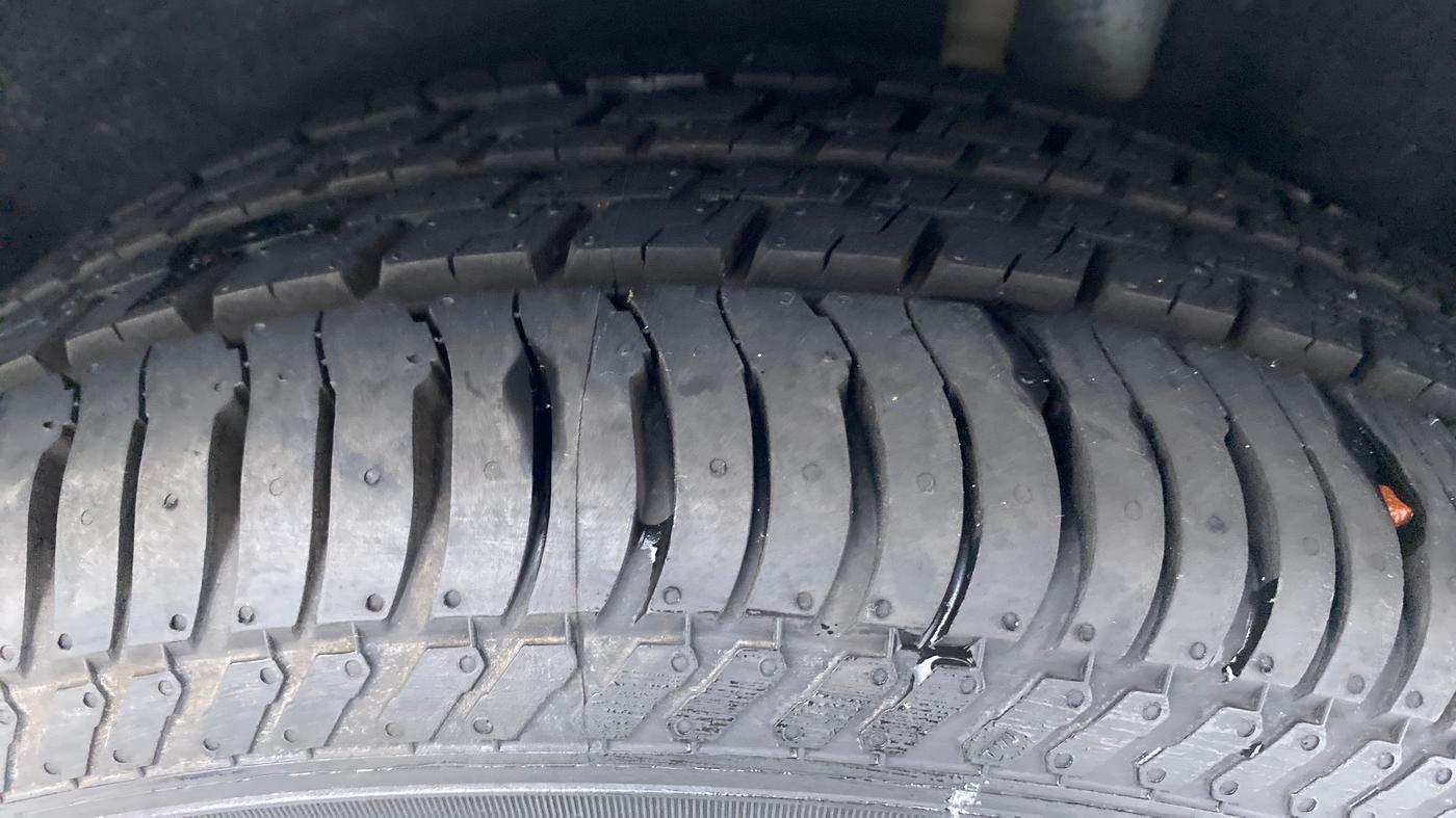 2017 Ford Ecosport 1.5 TITANIUM PLUS TI VCT AT, Petrol, Automatic, 37,753 km, Left Rear Tyre Tread