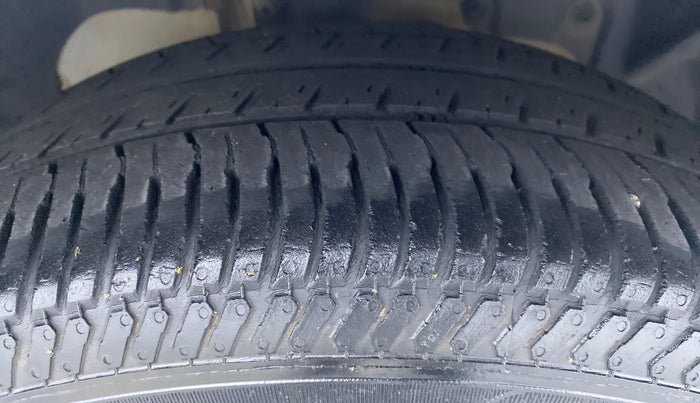 2017 Ford Ecosport 1.5 TITANIUM PLUS TI VCT AT, Petrol, Automatic, 37,753 km, Right Front Tyre Tread