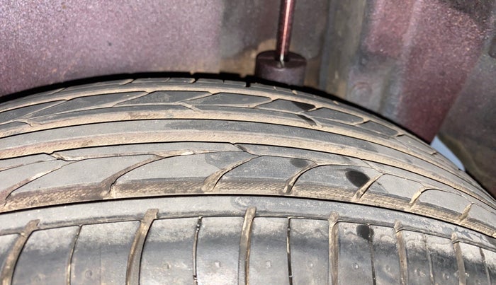 2015 Maruti Swift Dzire VXI, Petrol, Manual, 53,109 km, Left Rear Tyre Tread