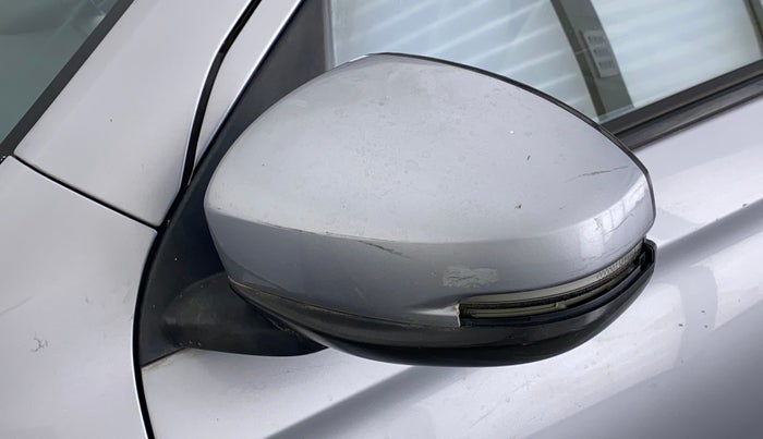 2018 Honda Amaze 1.2L I-VTEC V, Petrol, Manual, 55,763 km, Left rear-view mirror - Cover has minor damage